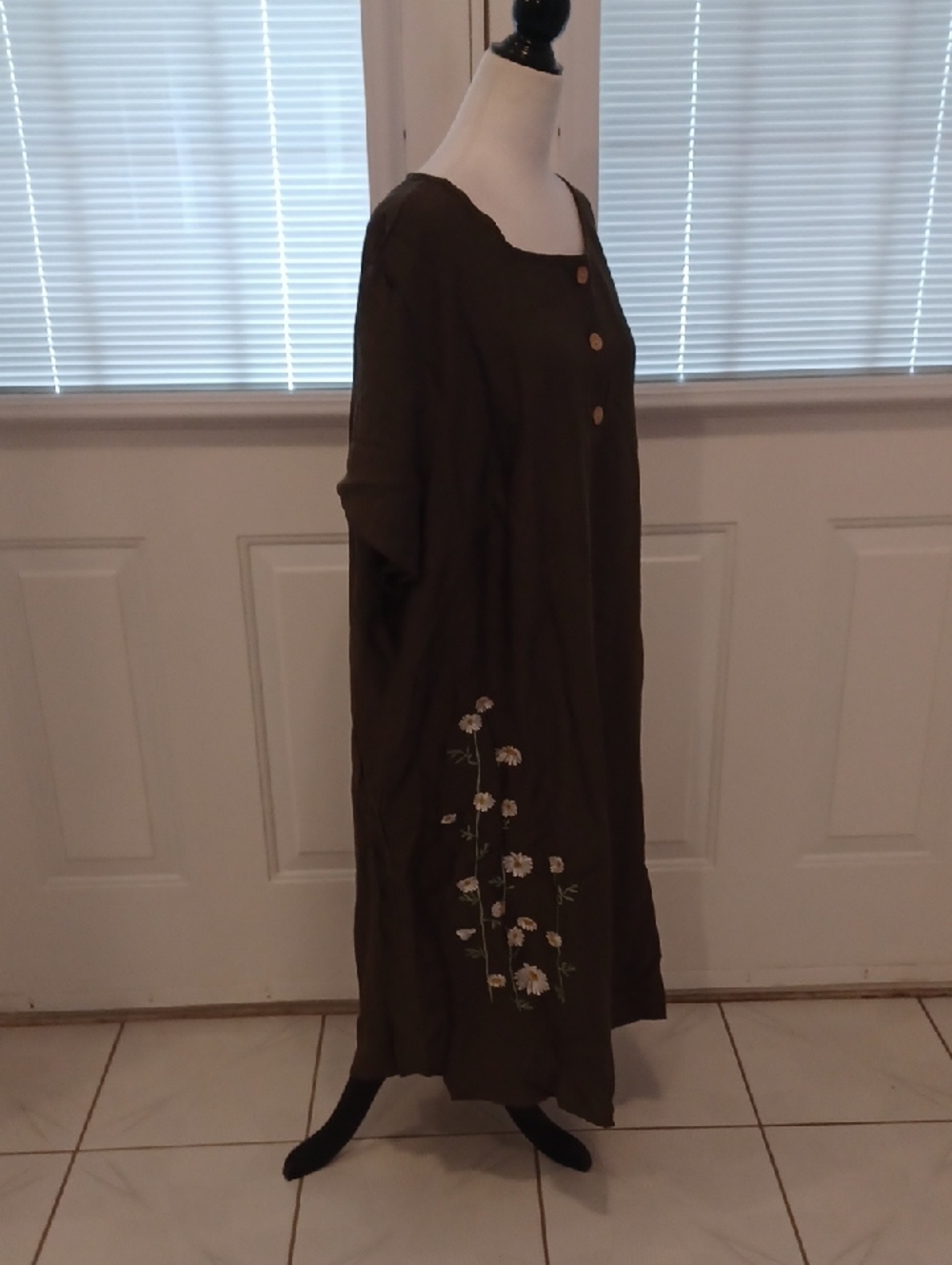 2/$70 New Olive Button-Front Dress with Floral Embroidery - Size 4XL (US20) - Picture 4 of 8